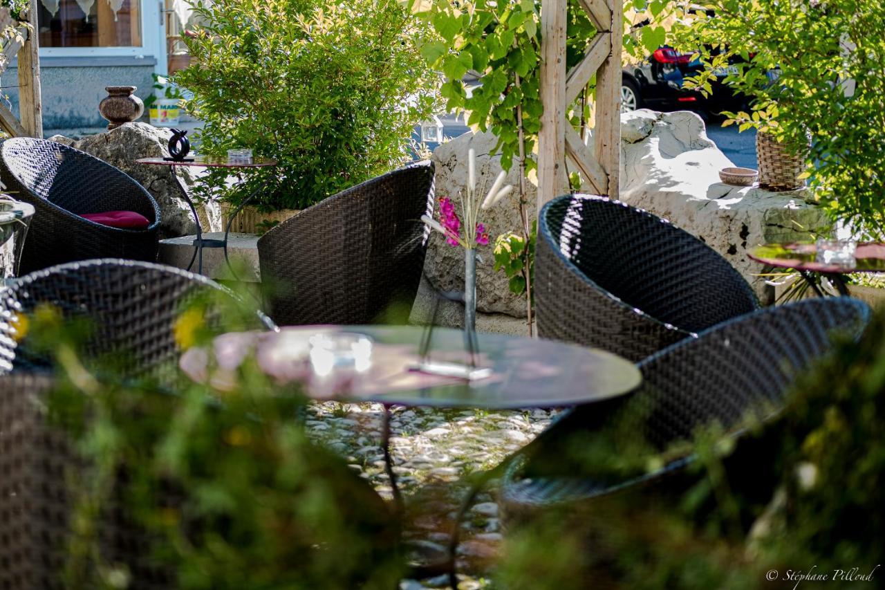 Hotel De La Truite & Spa Le Petit Nautilus Le Pont Exteriör bild