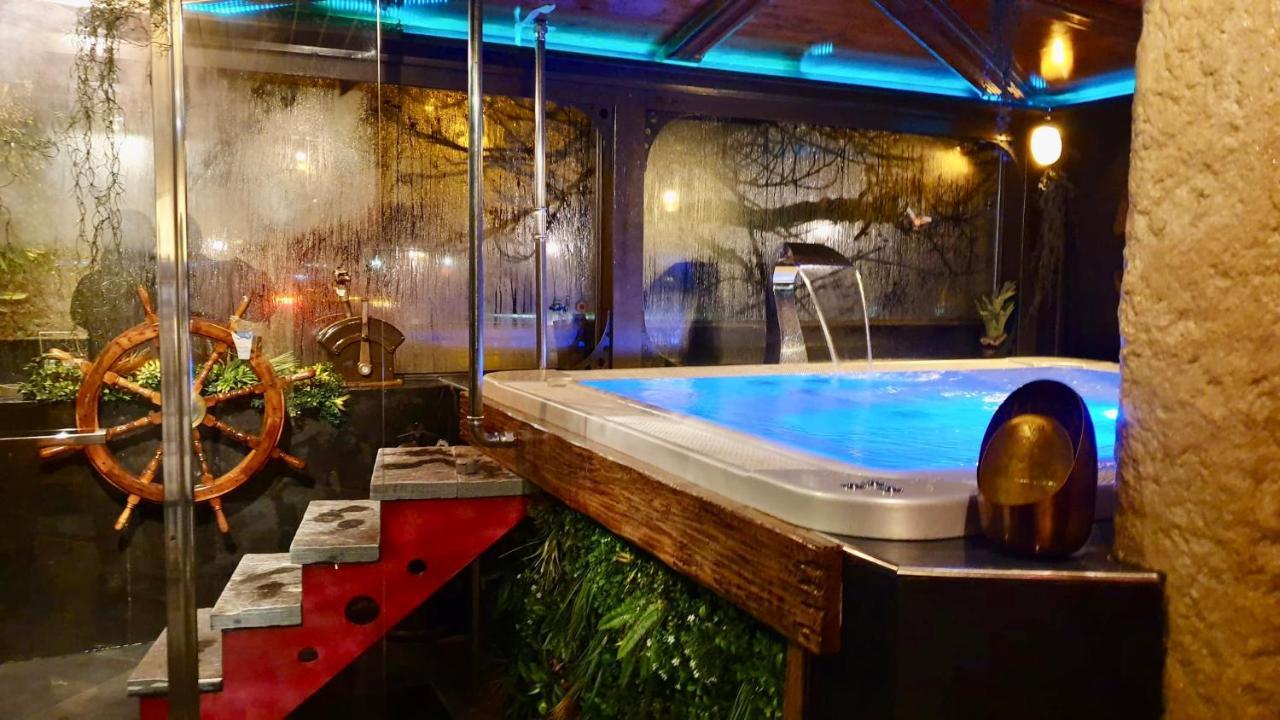 Hotel De La Truite & Spa Le Petit Nautilus Le Pont Exteriör bild