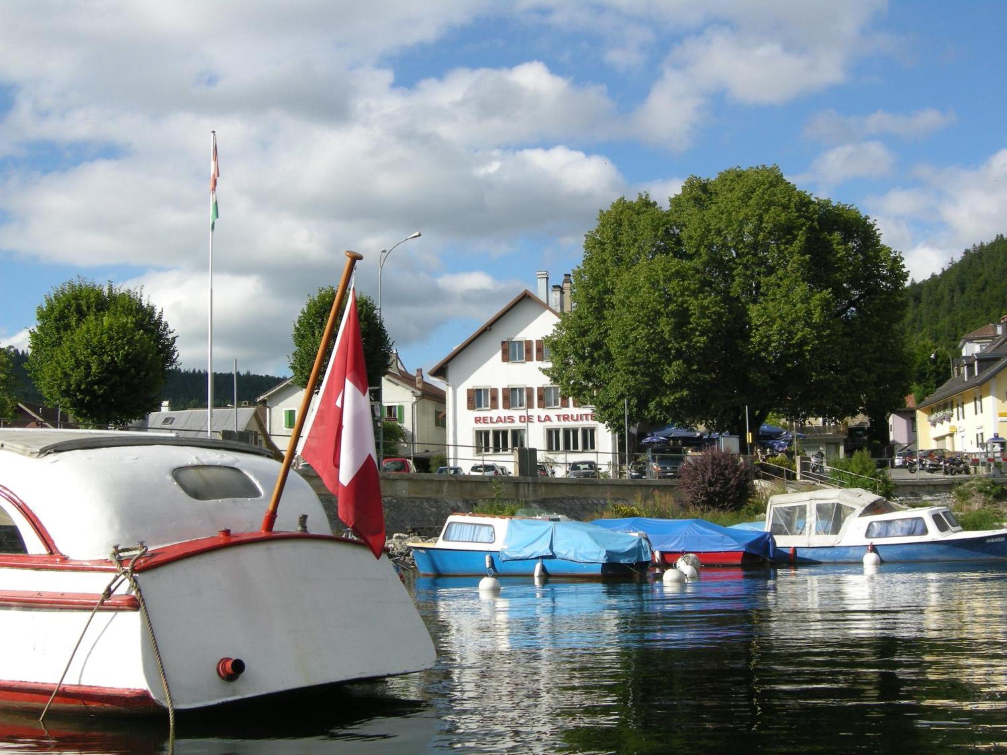 Hotel De La Truite & Spa Le Petit Nautilus Le Pont Exteriör bild