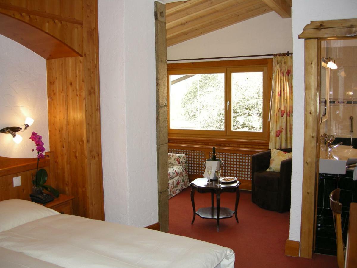 Hotel De La Truite & Spa Le Petit Nautilus Le Pont Exteriör bild